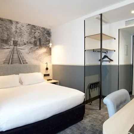 Hotel Appia La Fayette 3*